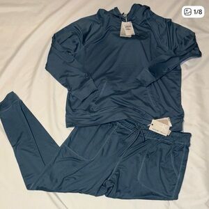 NWT BAREFOOT DREAMS MALIBU COLLECTION BUTTERCHIC HOODIE/JOGGER COMBO MEDIUM
